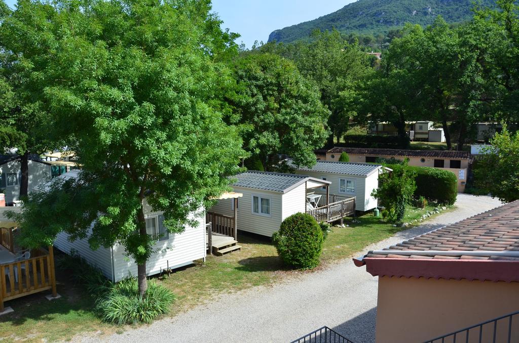 Camping Hotel Les Rives Du Loup トゥレット・シュル・ルー エクステリア 写真